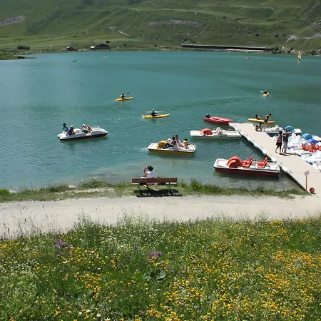 Le Lac