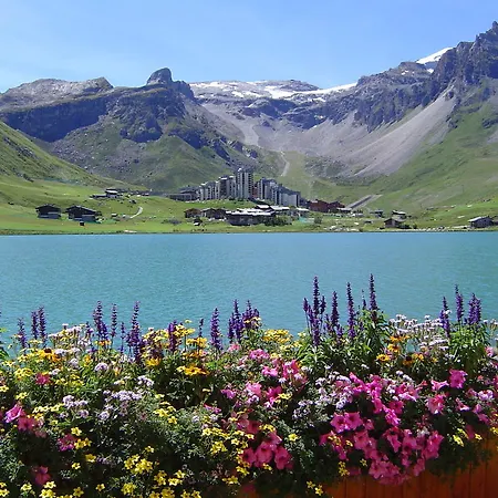 Le Lac