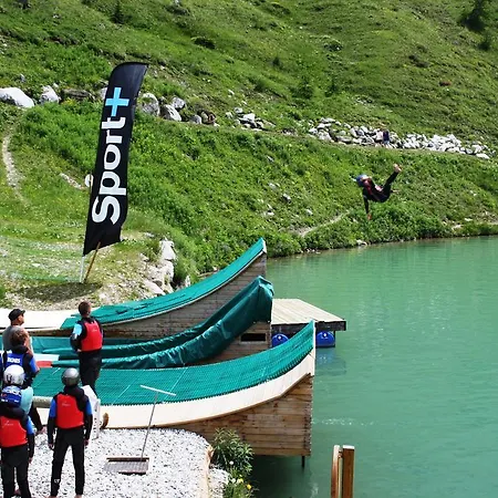 Le Lac *